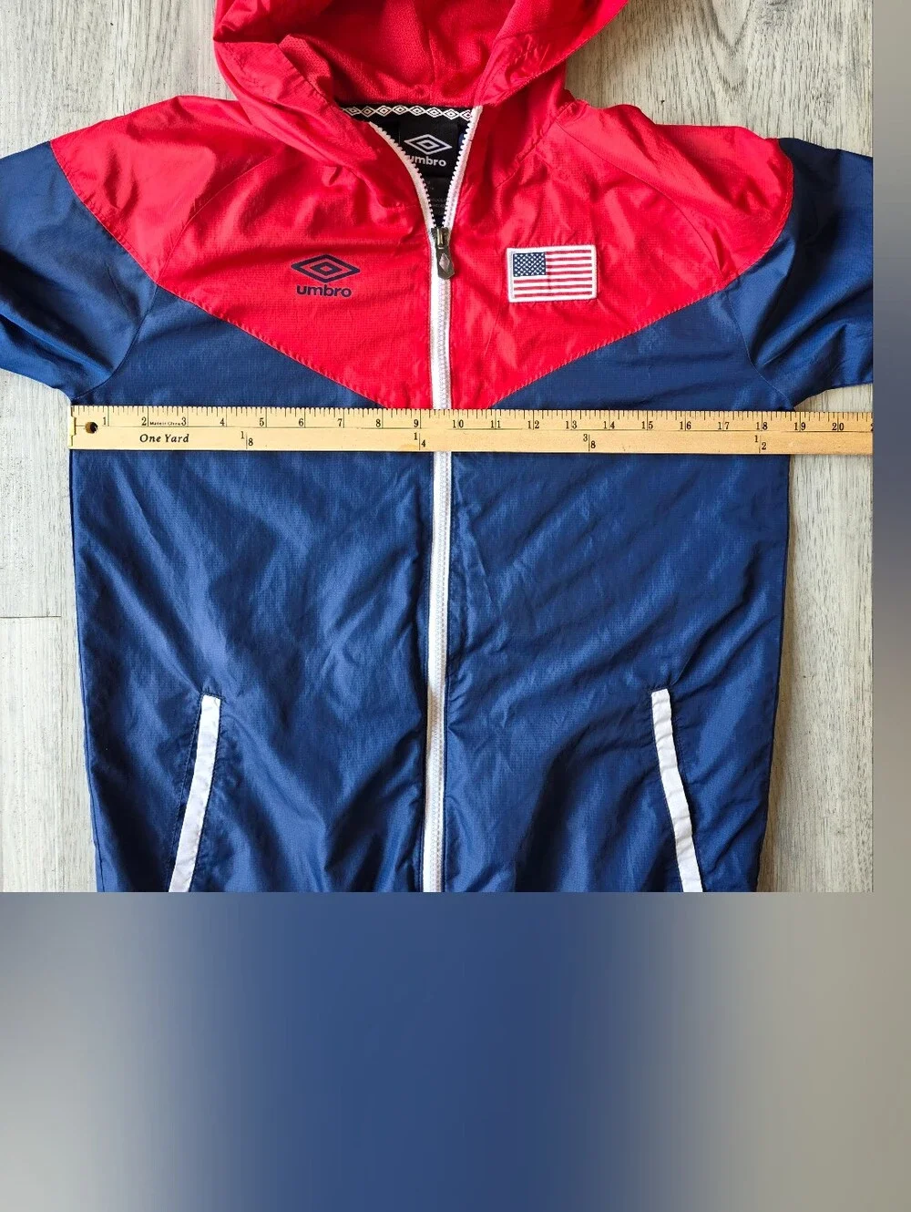 Umbro USA Boys Youth XL 18 Hooded Windbreaker Jacket Red Navy Soccer Flag